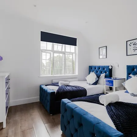 Lovely & Cosy 2Br 2Bath 'Penthouse' Steps To Hyde P